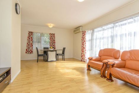Photo of property in 9 Lysander Crescent, Beach Haven, Auckland, 0626