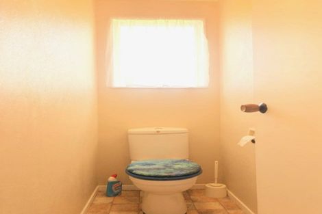 Photo of property in 1/6 Penion Drive, Flat Bush, Auckland, 2023