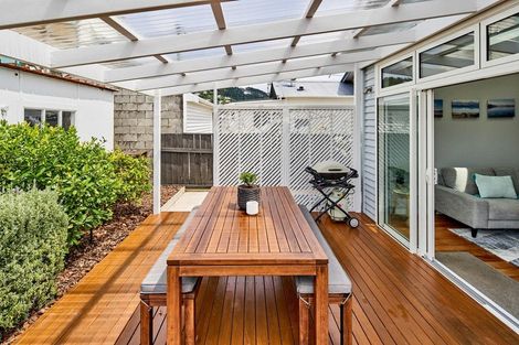 Photo of property in 132 Rongotai Road, Kilbirnie, Wellington, 6022