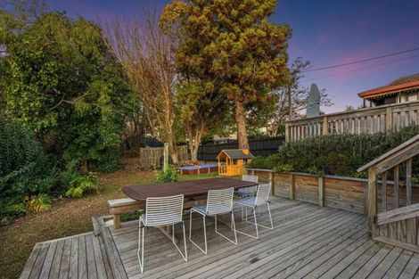 Photo of property in 12 Arahoe Road, New Lynn, Auckland, 0600