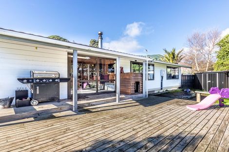 Photo of property in 30 Hookway Grove, Paraparaumu, 5032