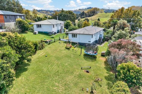 Photo of property in 2 View Street, Maungaturoto, 0520