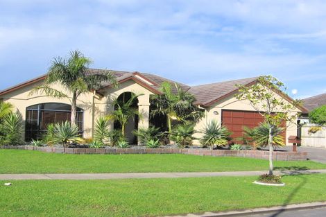 Photo of property in 9 Mellefont Close, East Tamaki Heights, Auckland, 2016