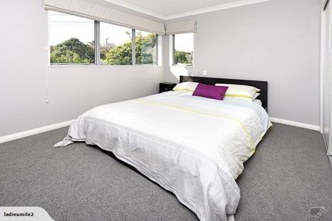 Photo of property in 69a Barrack Road, Mount Wellington, Auckland, 1060