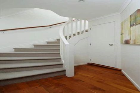 Photo of property in 2/12a Dallinghoe Crescent, Milford, Auckland, 0620