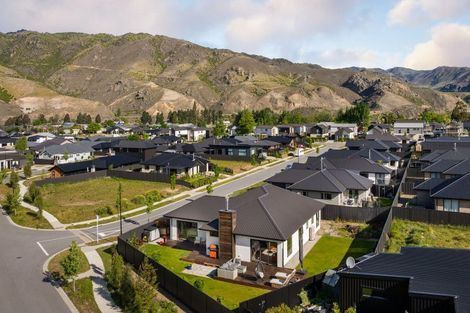 Photo of property in 16 Travertine Street, Cromwell, 9310