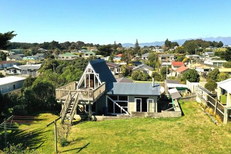 Photo of property in 115 Rua Avenue, Waitarere Beach, Levin, 5510