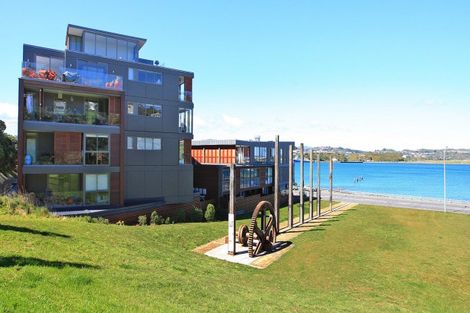 Photo of property in Patent 326 Apartments, 504s/326 Evans Bay Parade, Hataitai, Wellington, 6021
