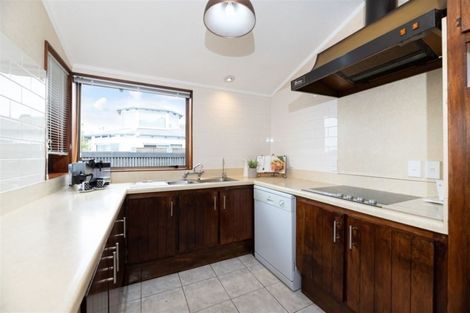 Photo of property in 1/28 Manly Esplanade, Browns Bay, Auckland, 0630