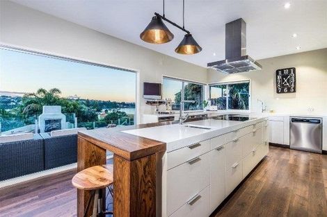 Photo of property in 20 Beechwood Road, Rothesay Bay, Auckland, 0630