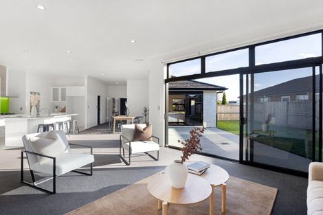 Photo of property in 16 Helen June Avenue, Flagstaff, Hamilton, 3210