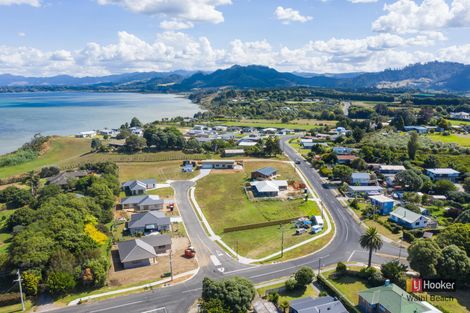 Photo of property in 56 Roretana Drive, Athenree, Katikati, 3177