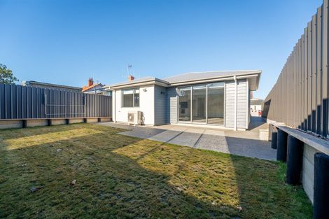 Photo of property in 20c Beach Road, Castor Bay, Auckland, 0620