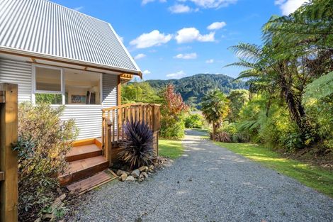 Photo of property in 34 Mccormicks Road, Whatamango Bay, Picton, 7281