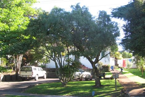 Photo of property in 105 Konini Road, Titirangi, Auckland, 0604