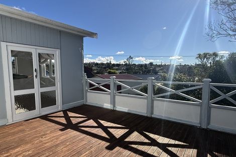 Photo of property in 1/76 Kaurilands Road, Titirangi, Auckland, 0604
