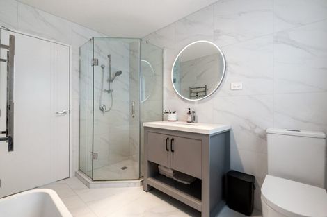 Photo of property in 9c Totara Grove, Hillcrest, Auckland, 0627