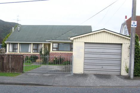 Photo of property in 5 Brasell Street, Fairfield, Lower Hutt, 5011