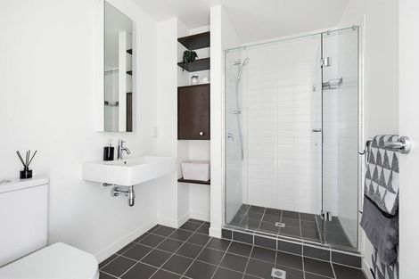 Photo of property in Montreaux Apartments, 9i/164 The Terrace, Wellington Central, Wellington, 6011