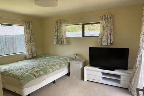 Photo of property in 19 Barnsley Place, Henderson, Auckland, 0612