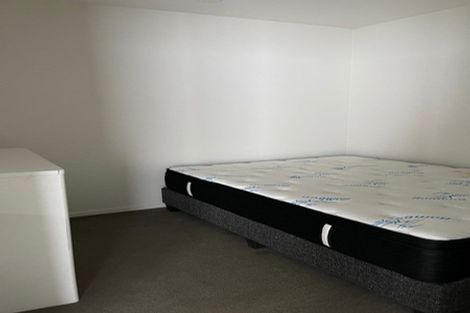 Photo of property in Alpha Apartments, 704/17 Vogel Lane, Auckland Central, Auckland, 1010