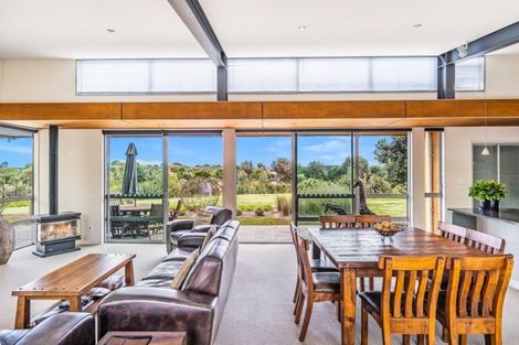 Photo of property in 40 Raukawa Road, Peka Peka, Waikanae, 5391