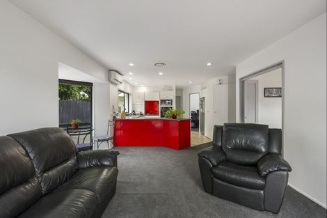 Photo of property in 19 Perotti Place, Conifer Grove, Takanini, 2112