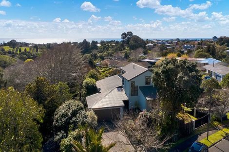 Photo of property in 4 Sequoia Grove, Merrilands, New Plymouth, 4312