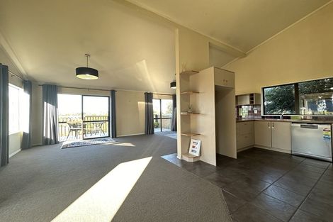 Photo of property in 4/141 Colwill Road, Massey, Auckland, 0614