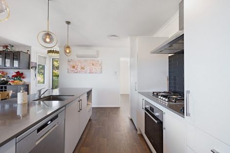 Photo of property in 2 Hauruia Way, Pyes Pa, Tauranga, 3112