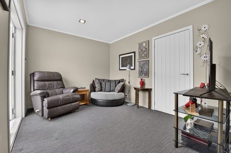 Photo of property in 250 Centreway Road, Orewa, 0931