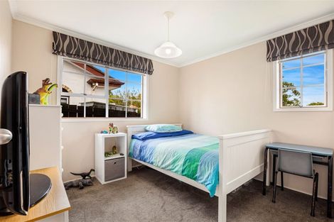 Photo of property in 4/26a Sunnynook Road, Sunnynook, Auckland, 0620