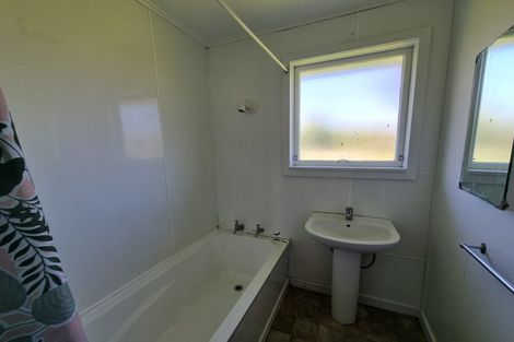 Photo of property in 14 Clifden Highway, Tuatapere, 9620