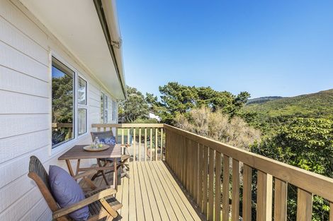 Photo of property in 22 John Witton Drive, Crofton Downs, Wellington, 6035