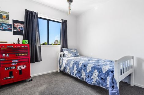 Photo of property in 230d Sturges Road, Henderson, Auckland, 0612