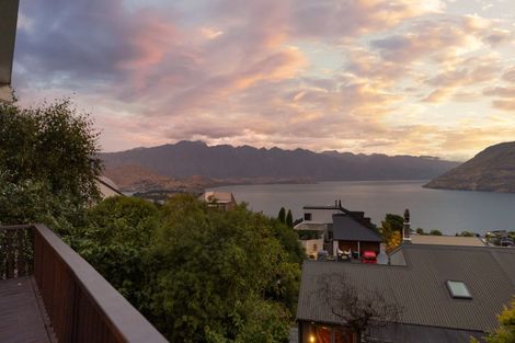 Photo of property in 4b Caples Place, Fernhill, Queenstown, 9300