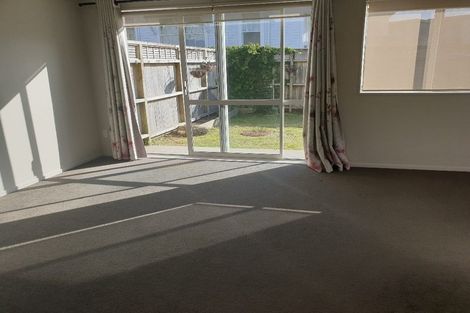 Photo of property in 18/45a Swanson Road, Henderson, Auckland, 0610