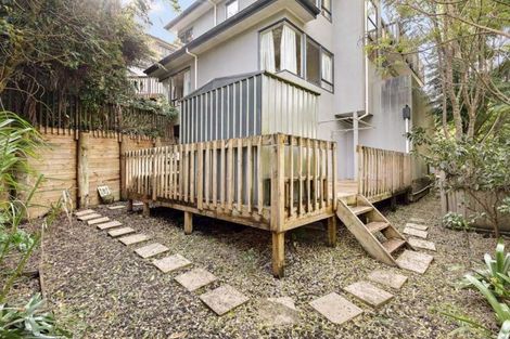 Photo of property in 23/23 Bush Lane, Northcote Point, Auckland, 0627