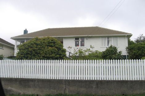 Photo of property in 19 Taylor Terrace, Tawa, Wellington, 5028