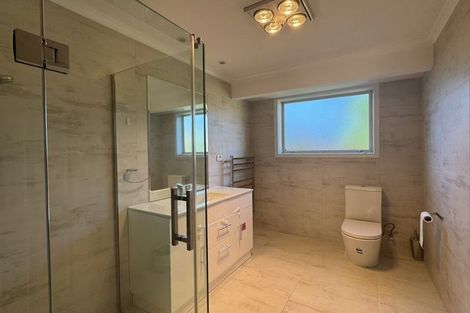 Photo of property in 14 Mountain Beech Rise, Albany, Auckland, 0632