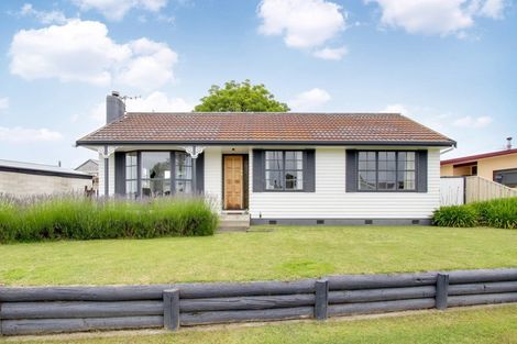 Photo of property in 3 Selkirk Street, Tamatea, Napier, 4112
