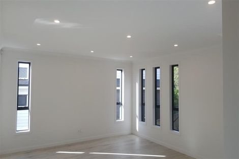 Photo of property in 8 Newport Place, Forrest Hill, Auckland, 0620