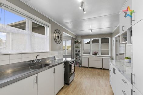 Photo of property in 1/114 Kowhai Street, Naenae, Lower Hutt, 5011