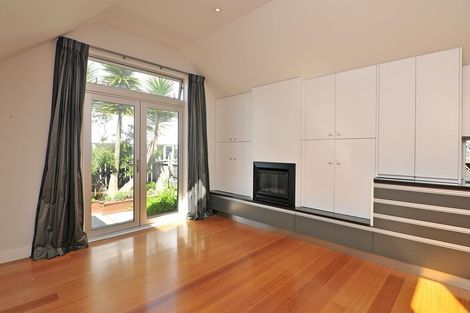 Photo of property in 63 Brougham Street, Mount Victoria, Wellington, 6011