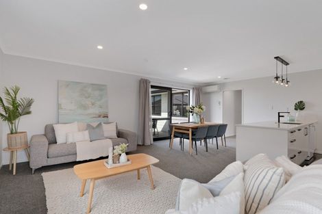 Photo of property in 5 Oka Street, Papamoa Beach, Papamoa, 3118