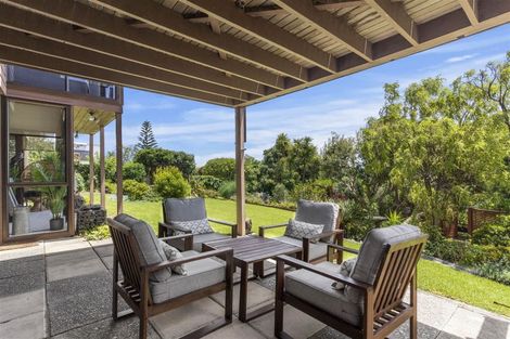 Photo of property in 60 Pacific Parade, Army Bay, Whangaparaoa, 0930