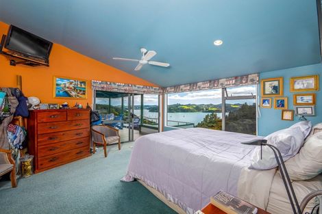 Photo of property in 104 Te Wahapu Road, Russell, 0272