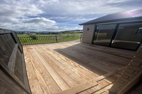 Photo of property in 11 Oioi Lane, Poike, Tauranga, 3112