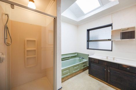 Photo of property in 2 Hillcrest Drive, Kelvin Grove, Palmerston North, 4414