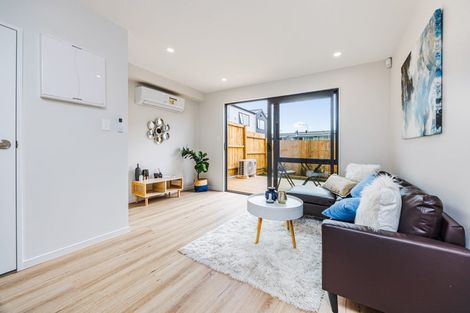 Photo of property in 2/85 Jaemont Avenue, Te Atatu South, Auckland, 0610